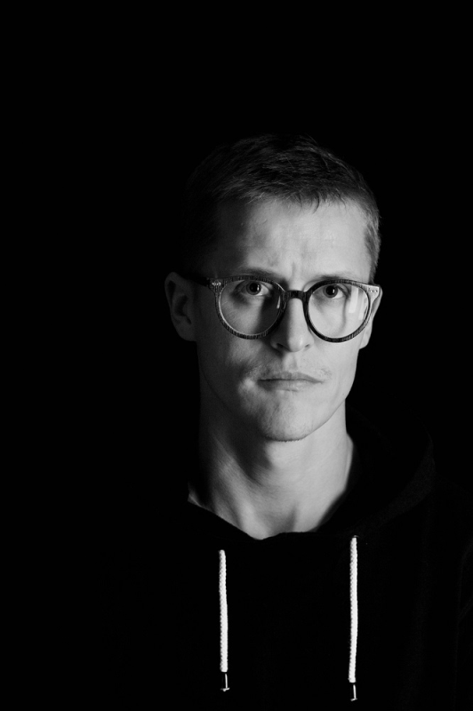 File:Niinemets, Tõnis (foto Laura Pählapuu, allikas Eesti Draamateater).jpg
